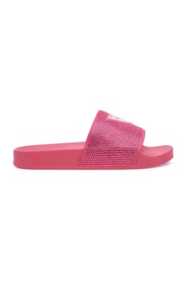 pink-flip-flops-and-sliders