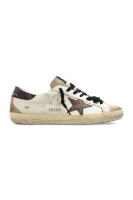 sneakers-blanches-elegantes-en-cuir-beige