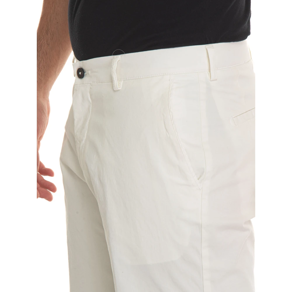 Berwich Katoenen Bermuda Shorts met Tailoring Vent White Heren