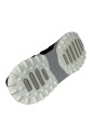 chaussure-de-sport-en-daim