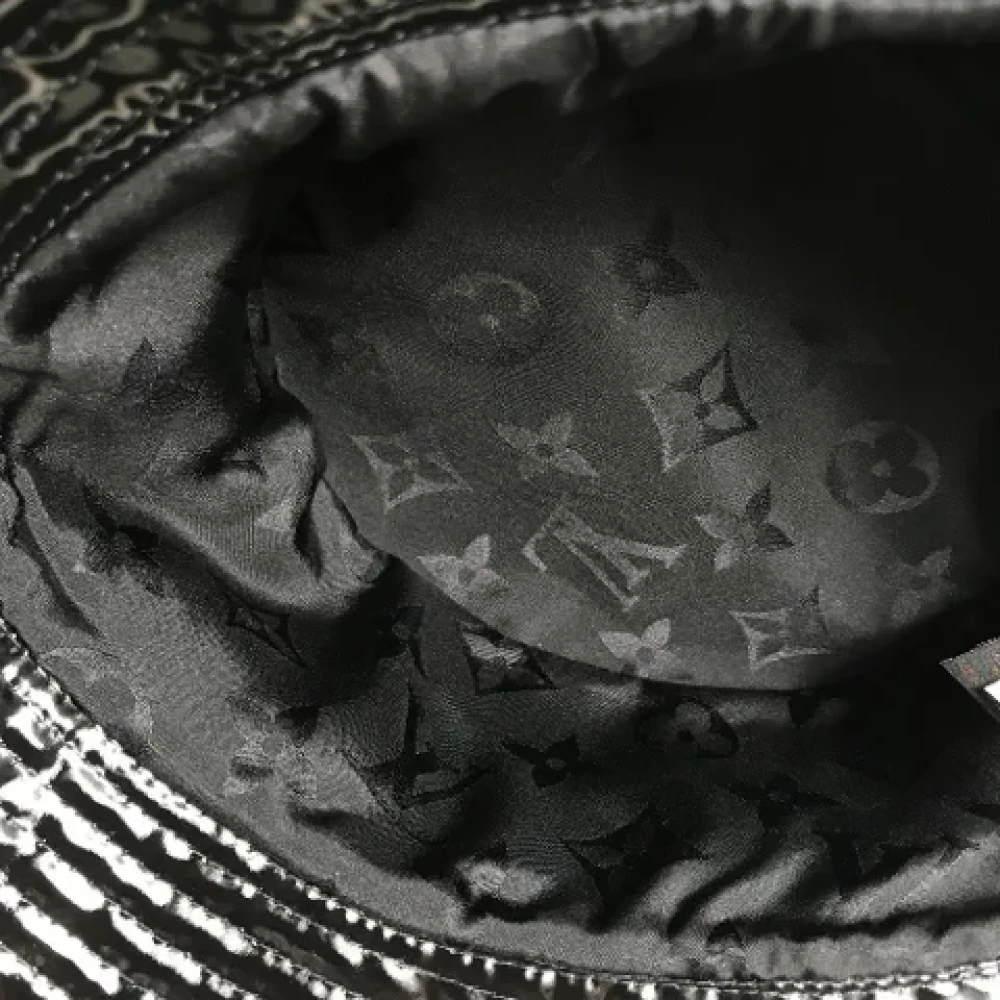 Louis Vuitton Vintage Pre-owned Fabric hats Black Dames