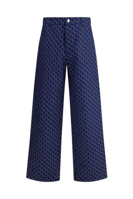 pattern-wideleg-pants-model