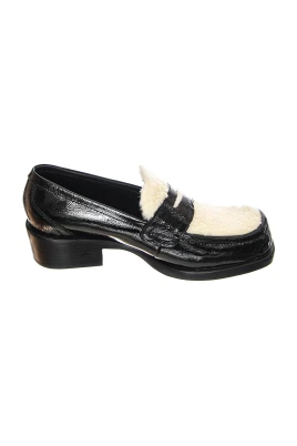 Lackläder och Shearling Loafers