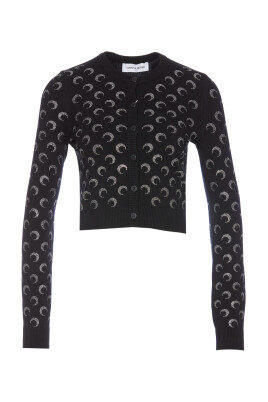black-sweater-with-unique-style