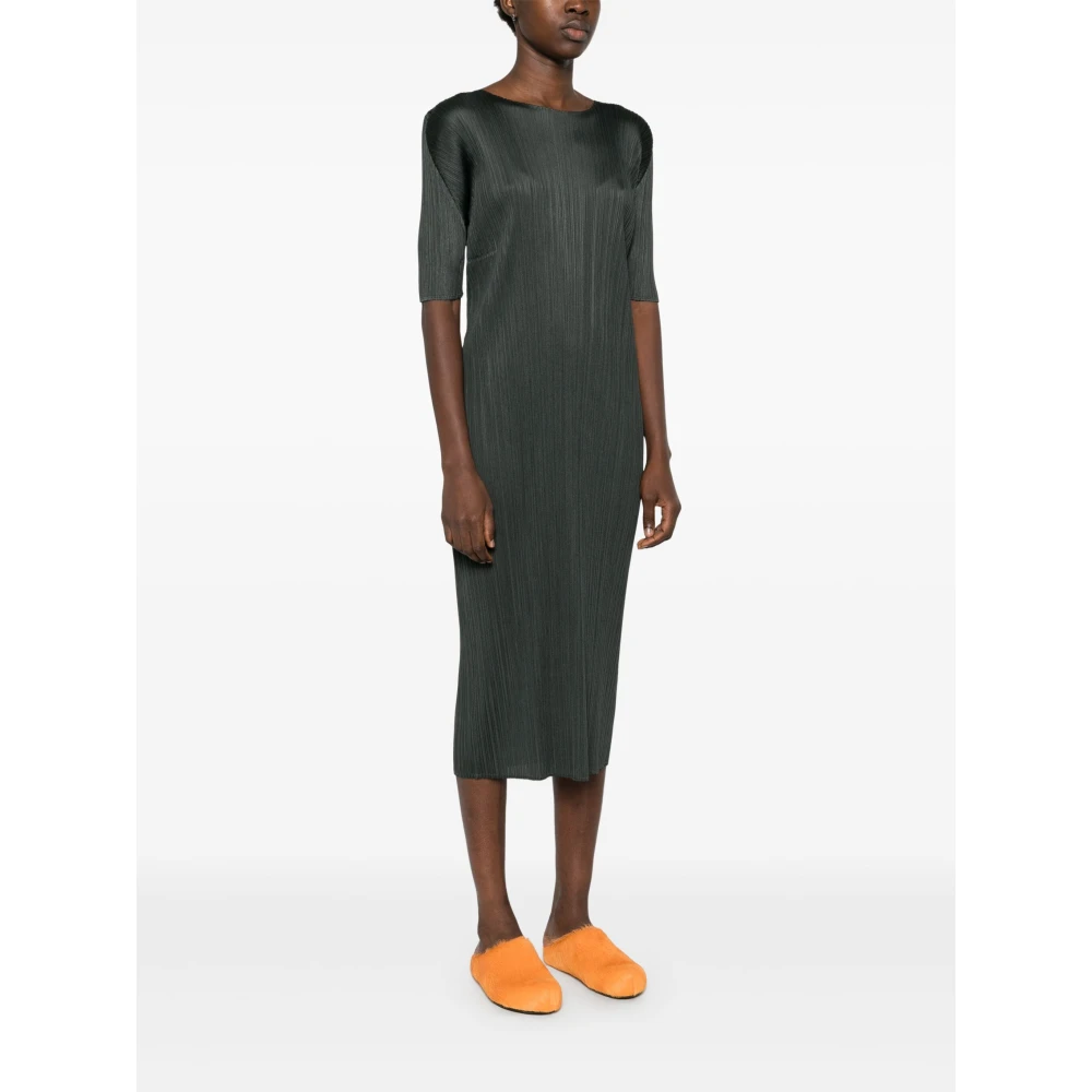 Issey Miyake Elegante Zwarte Jurk voor Vrouwen Black Dames