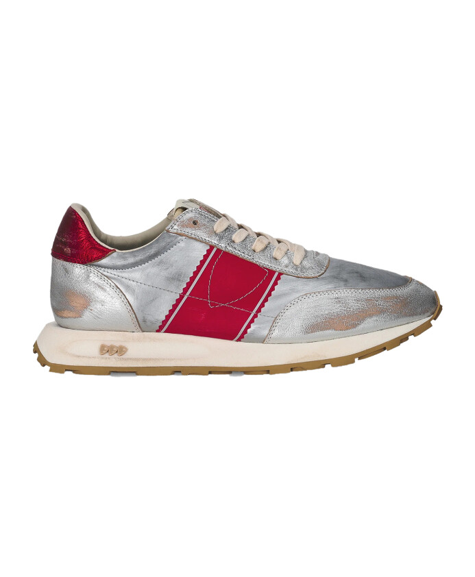 red-sneakers-tour-model
