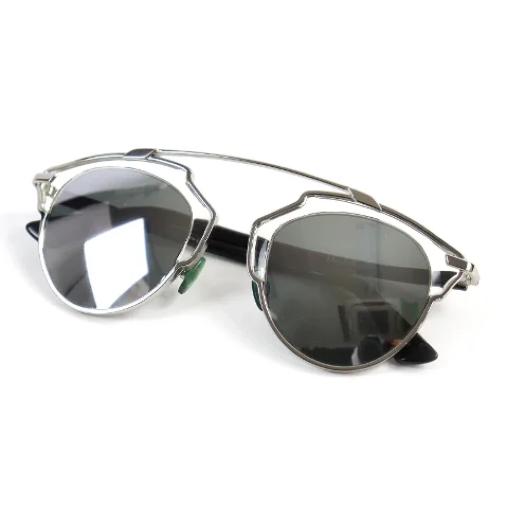 Pre-owned Metal sunglasses