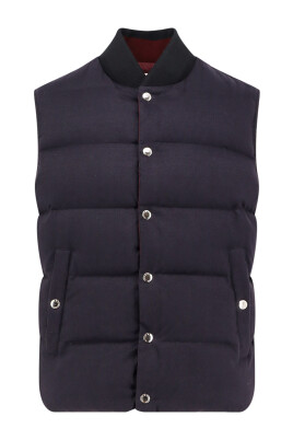 vestes-sans-manches-a-boutons-fabriquees-en-italie