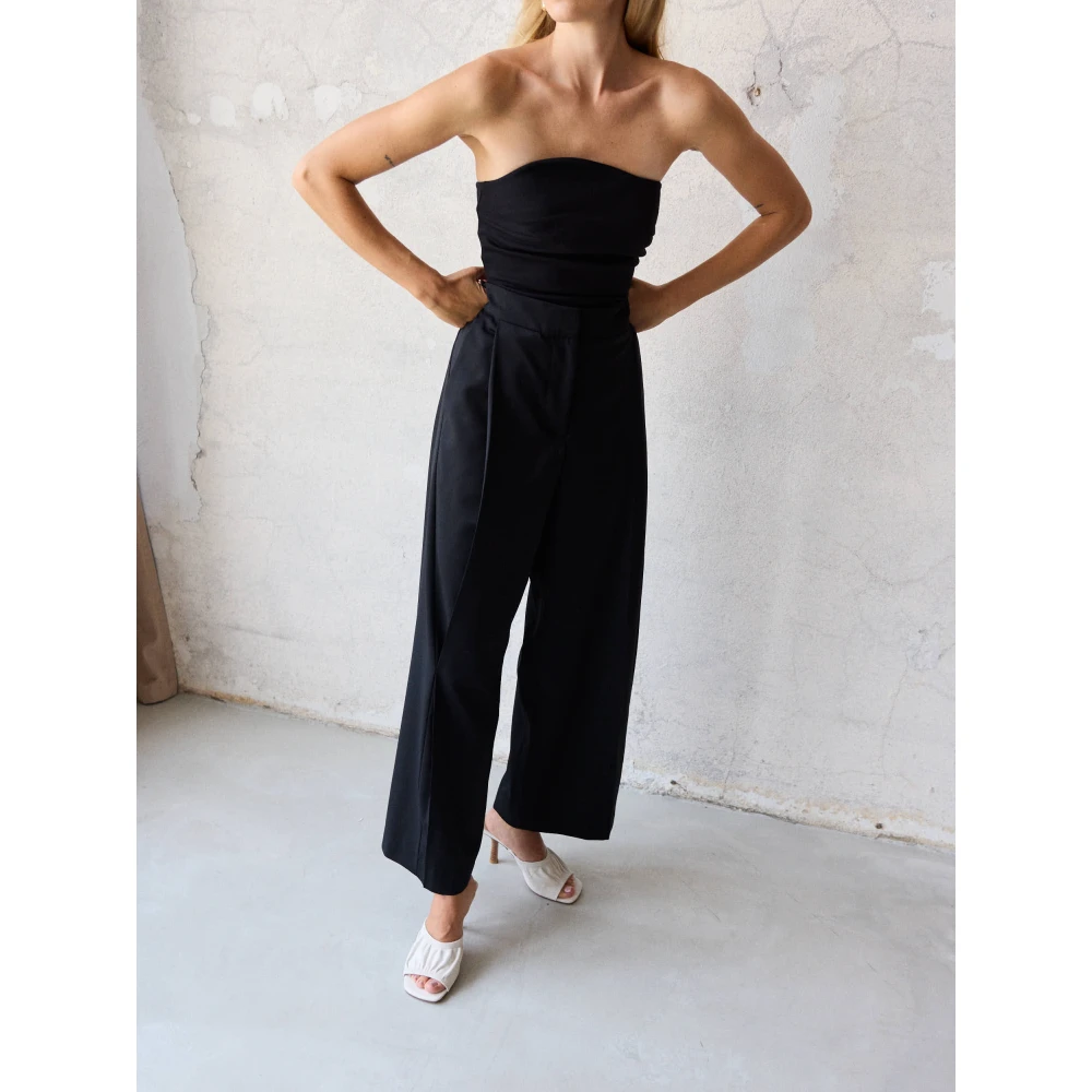 L37 Heeled Mule
