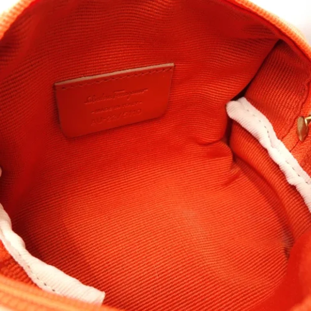 Salvatore Ferragamo Pre-owned Canvas handbags Orange Dames