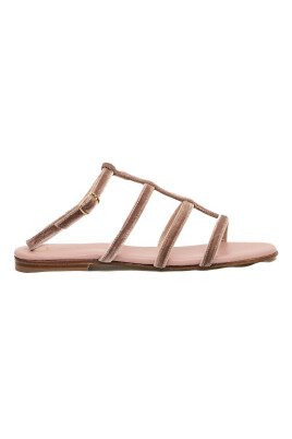 pink-velvet-sandals-chic-style