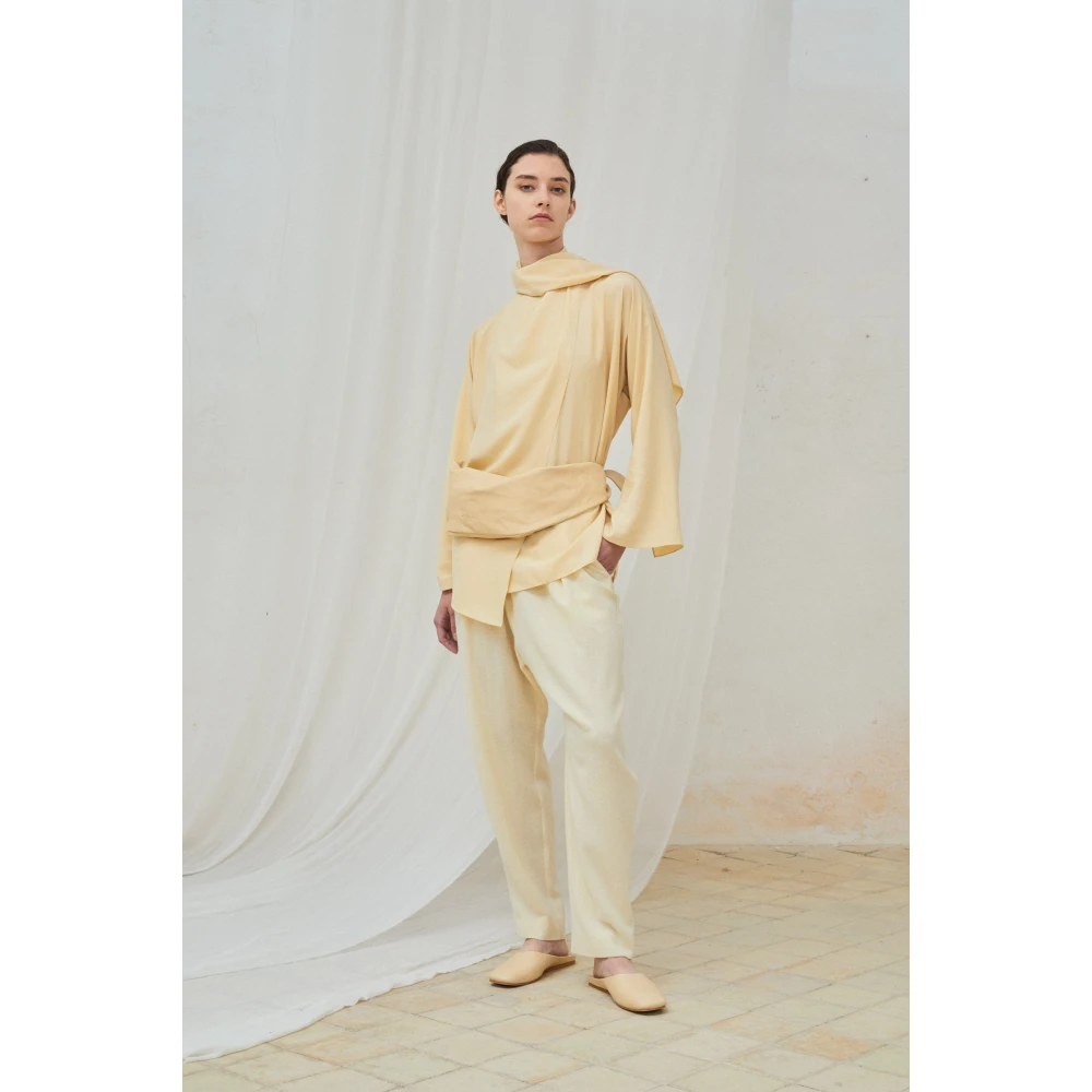 Cortana Zijden Wrap Blouse met Shawl Kraag Beige Dames