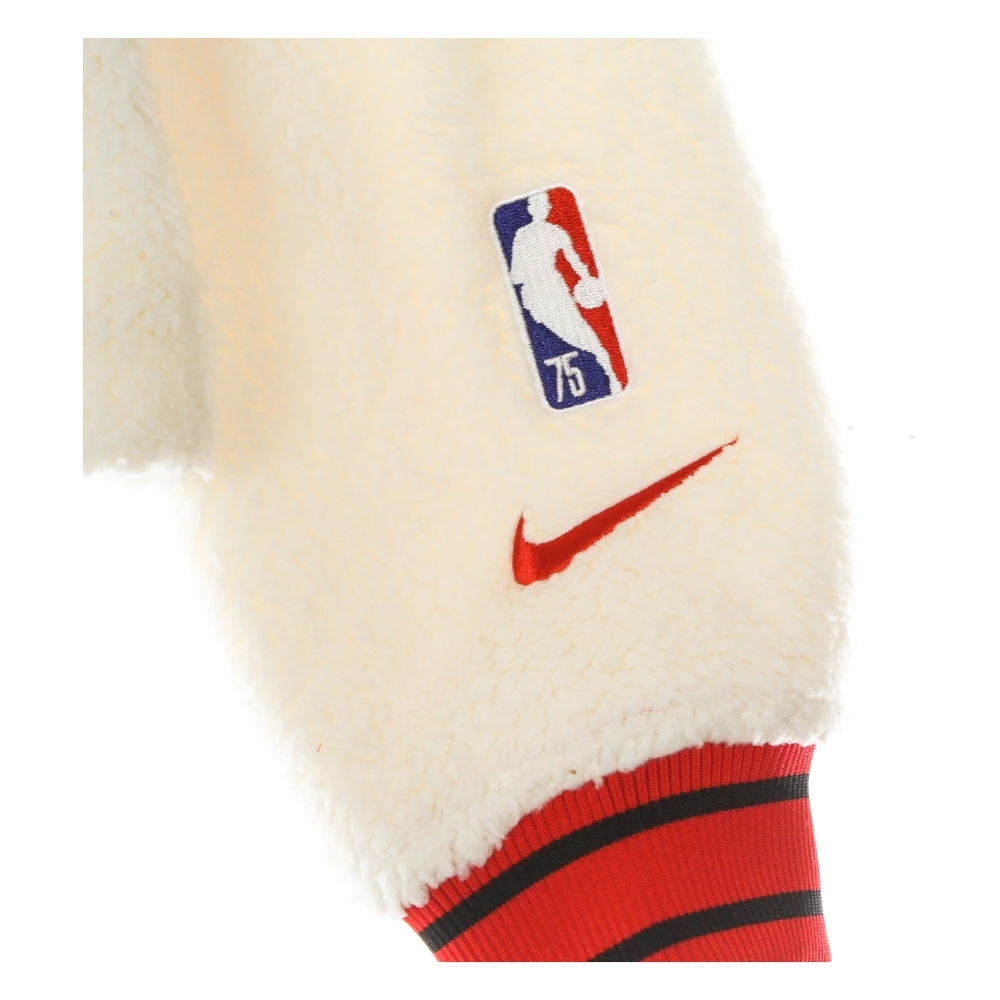 Nike NBA Courtside Jack met Chicago Bulls Logo Beige Dames