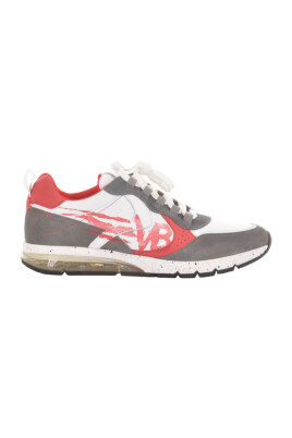 gra-sneakers-til-maend-stilfuld-afslappet