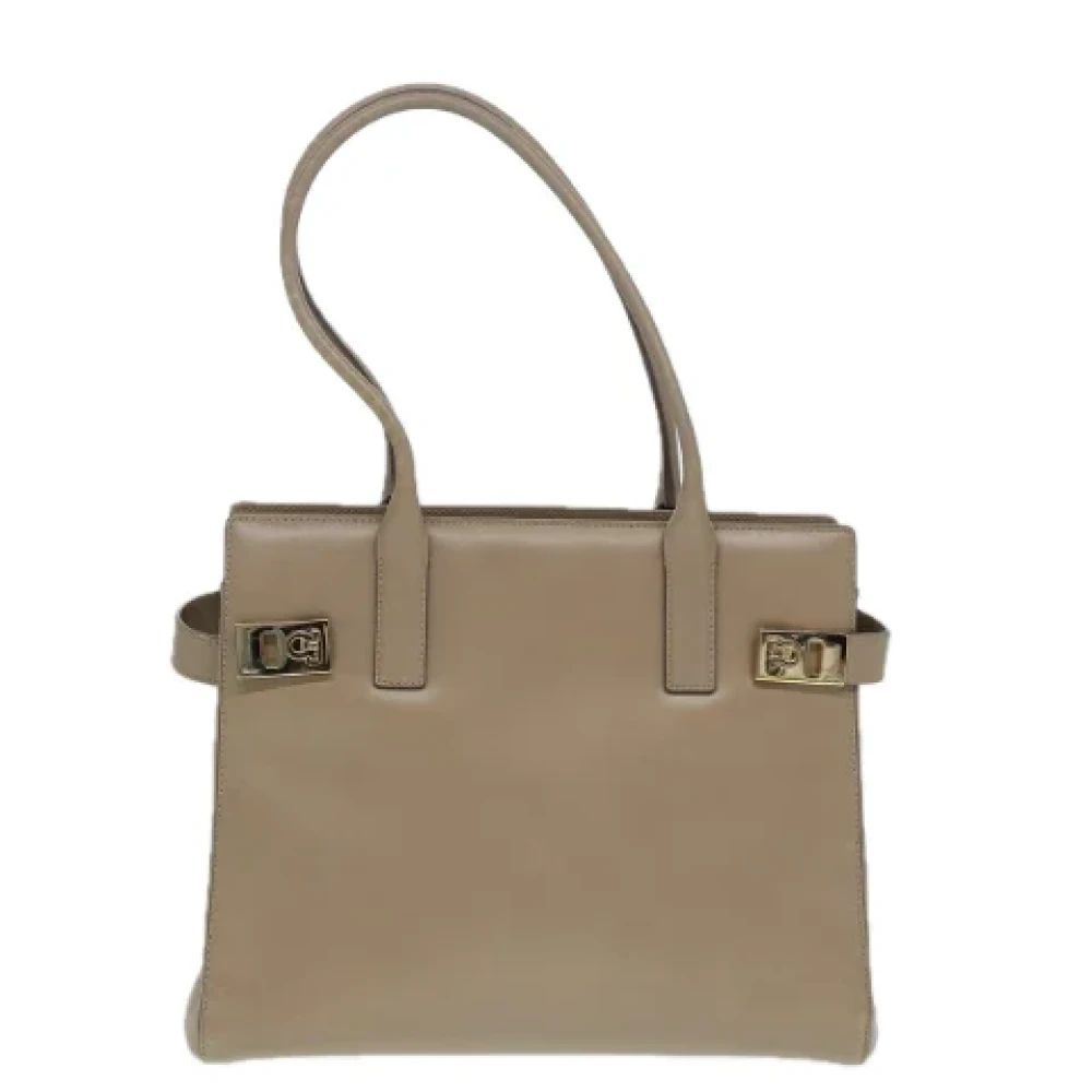 Salvatore Ferragamo Pre-owned Leather totes Beige Dames