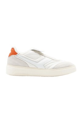 white-sneakers-basketball-style