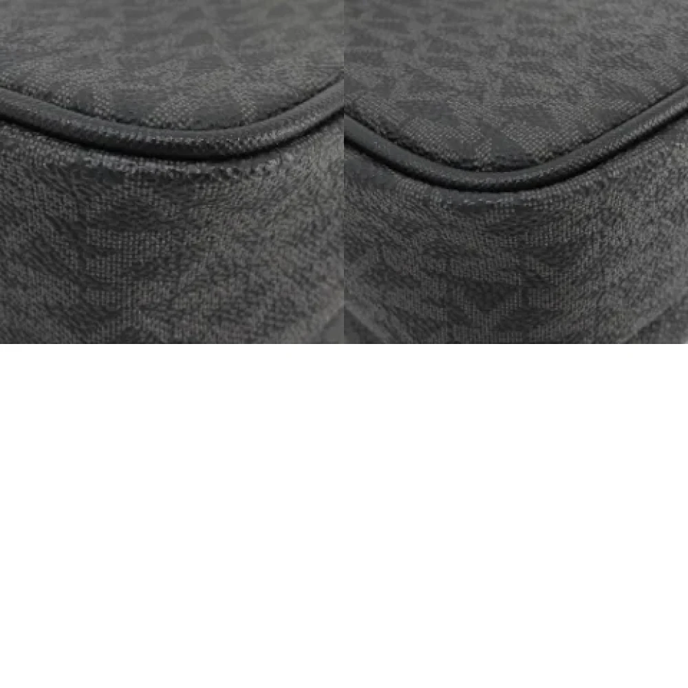 Michael Kors Pre-owned Plastic shoulder-bags Black Dames