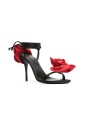 sandales-a-talons-hauts-en-satin-noir-et-fleur-rouge