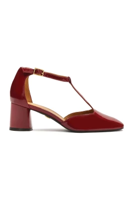 Maroon pumps med halvöppen lackad ovandel