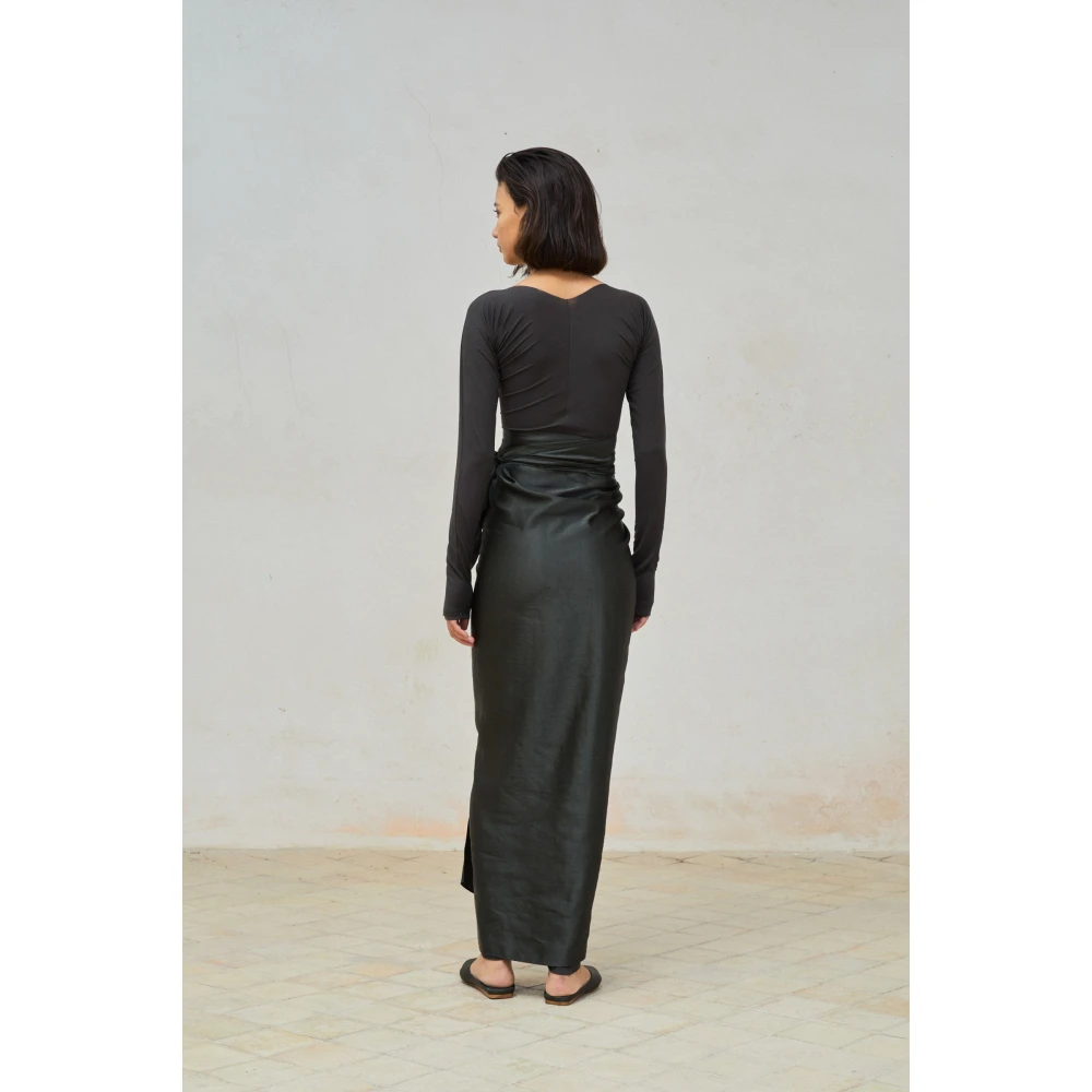 Cortana V-hals Cupro Stretch Top Black Dames