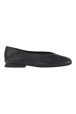 black-leather-ballerina-flats