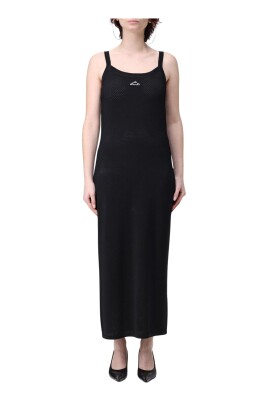 robe-longue-noire-en-maille-filet