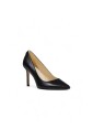 black-leather-pumps