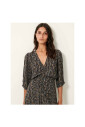 robe-fluide-col-en-v-avec-imprime-unique