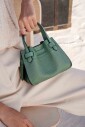 sac-a-main-nano-amande-en-cuir