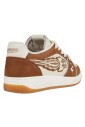sneakers-avec-logo-brode