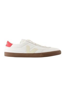white-leather-sneakers-round-toe