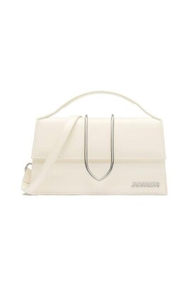 sac-bandouliere-en-cuir-sophistique-avec-details-argentes