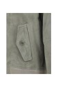 veste-en-daim-elegante-avec-des-details-raffines