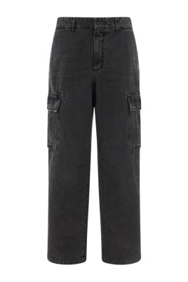 black-cargo-pants-with-pockets