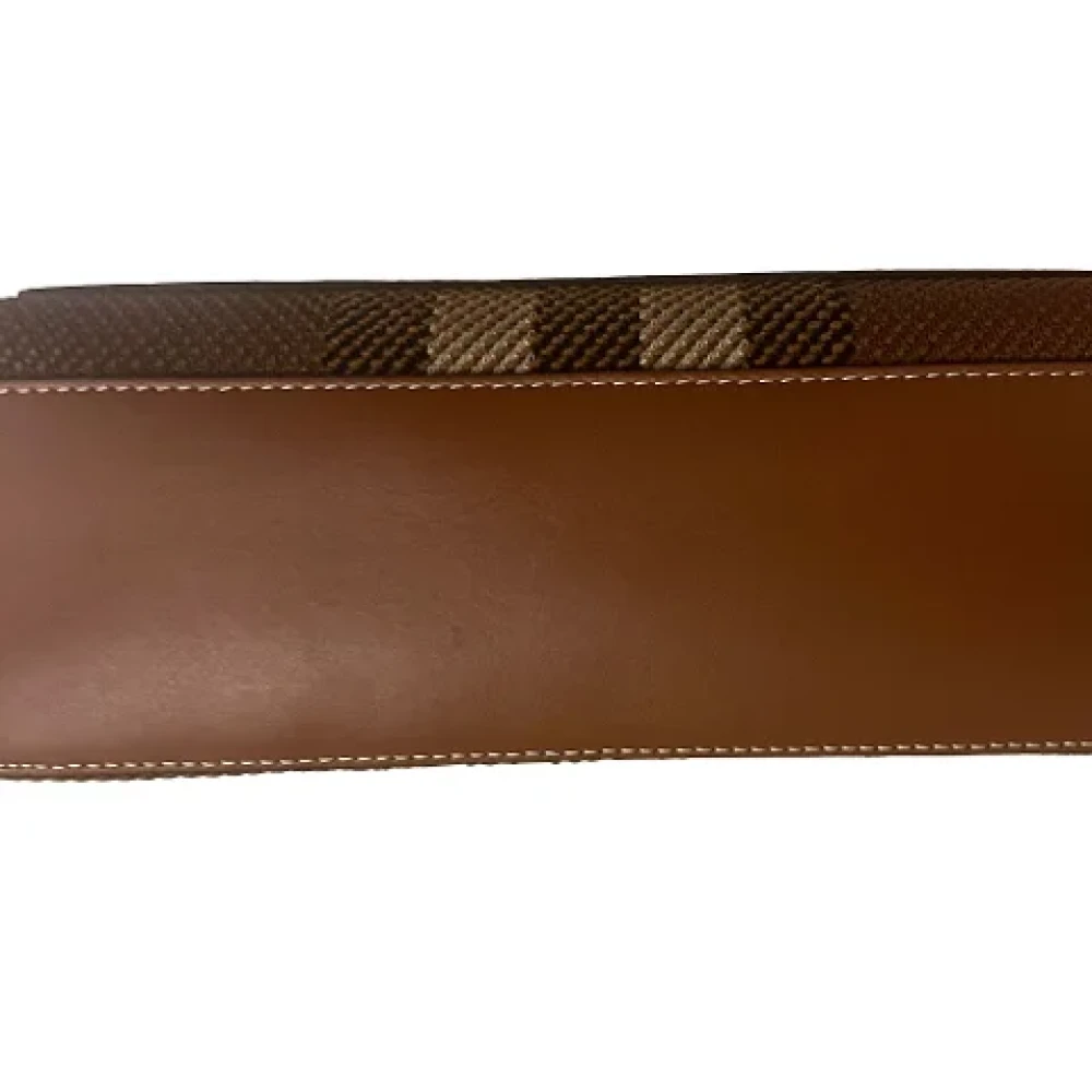 Burberry Leather shoulder-bags Brown Dames