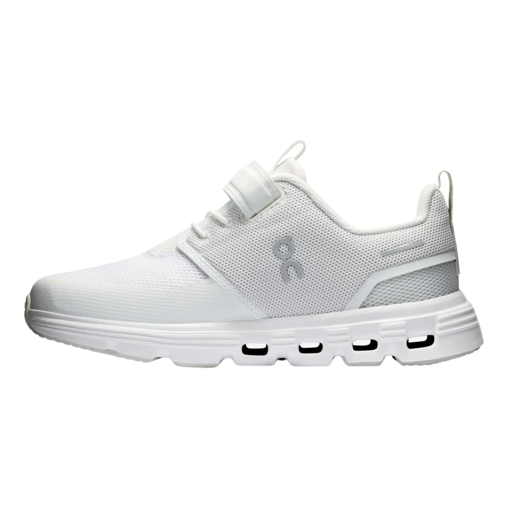 On Running , Kids Sneakers, Male, White, 33 1/2 Eu, Cloud Sky 2 Trainers