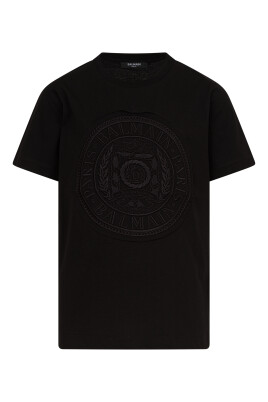 embroidered-logo-t-shirt
