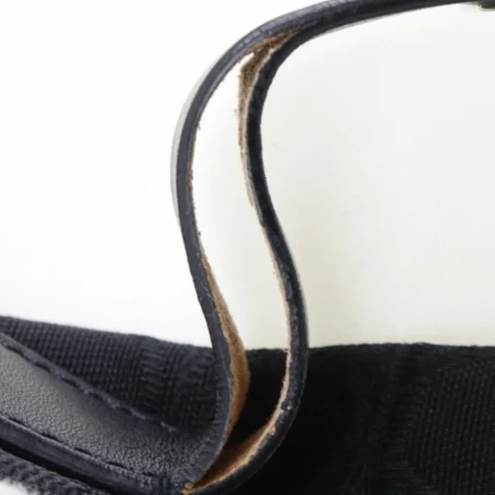 Salvatore Ferragamo Pre-owned Fabric shoulder-bags Black Dames