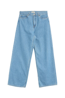 jean-taille-haute-evase-en-denim