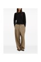 pull-en-laine-noire-avec-motif-monogramme