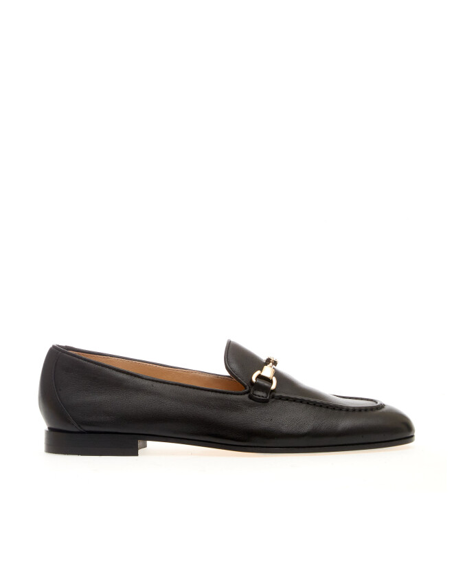 mocassin-en-cuir-noir-avec-boucle-metallique