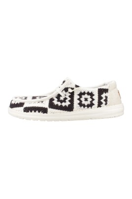 chaussures-en-dentelle-au-crochet-pour-femmes