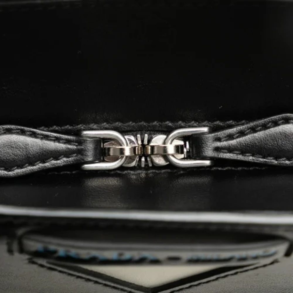 Prada Vintage Pre-owned Leather shoulder-bags Black Dames