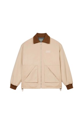 veste-beige-pour-tenues-elegantes