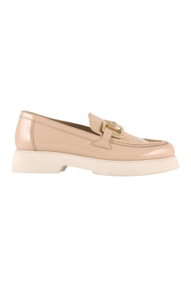 beige-loafers-for-women