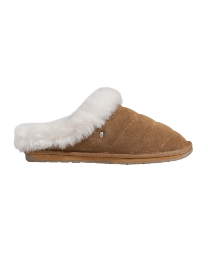 chaussons-femme-en-daim-collection-automne-hiver