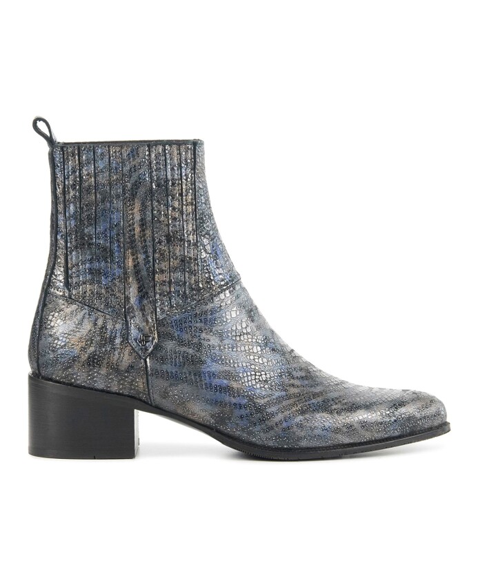diverse-leather-heeled-boots