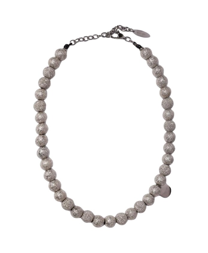 collier-elegant-en-metal-texture