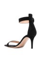 sandales-noires-en-daim-a-bout-ouvert