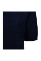 pull-en-tricot-bleu-avec-col-en-v